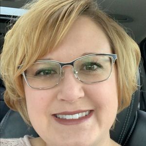 Meet your Posher, Maegan